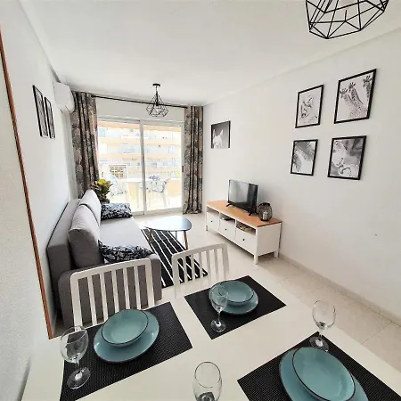 Salamanca 10 Apartamento, Garaje Subterraneo, Fibra Optica, Lavavajillas, Aire Acondicionado, Gran Terraza, Grand Playa 450m * Santa Pola